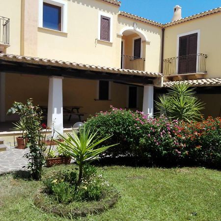 Appartement Casa Il Cortile Fiorito à Tortolì Extérieur photo