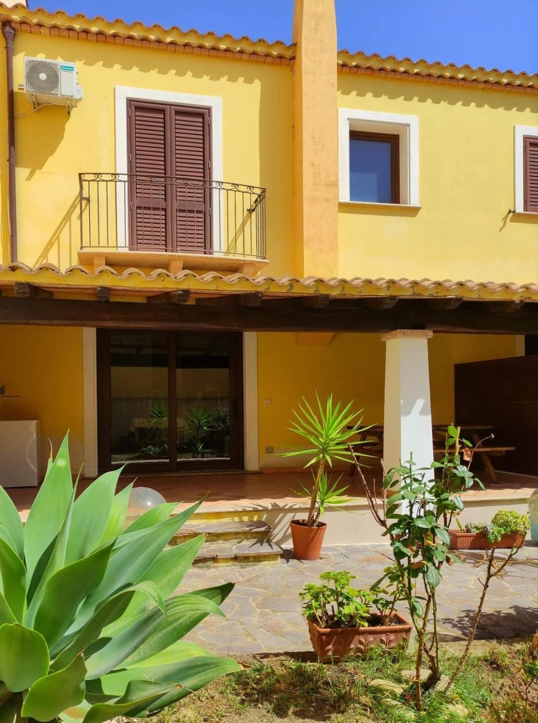 Appartement Casa Il Cortile Fiorito à Tortolì Extérieur photo