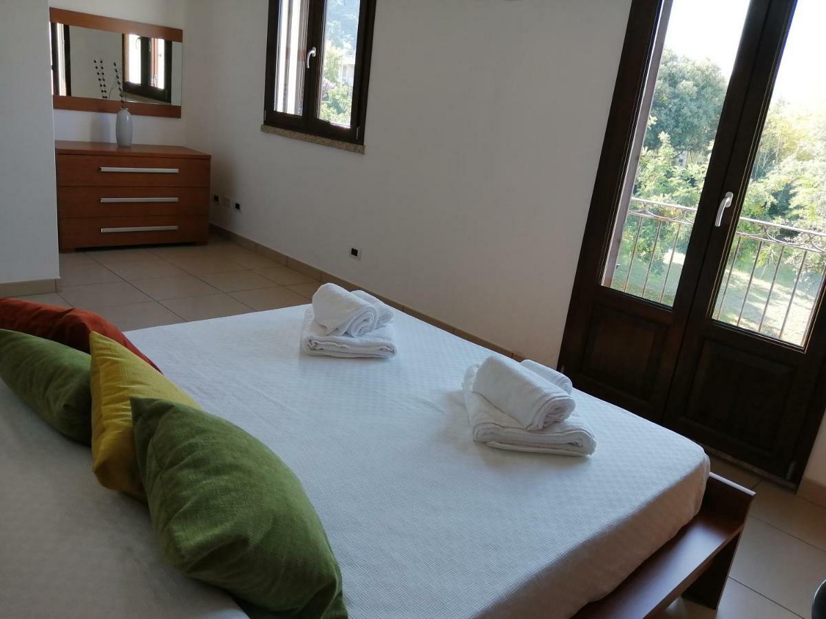 Appartement Casa Il Cortile Fiorito à Tortolì Extérieur photo